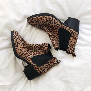 Leopard/cheetah print heeled boots